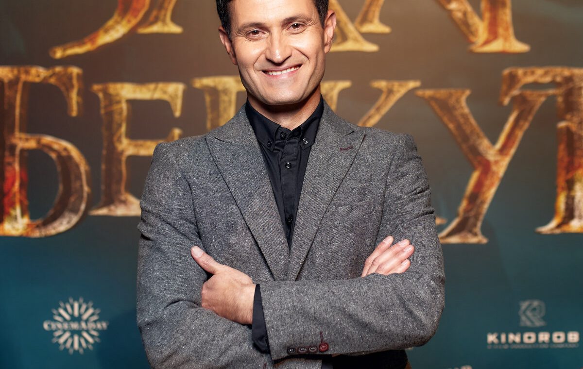 Український режисер Ахтем Сеітаблаєв: ексклюзивне інтерв'ю про фільми "Захар Беркут" і "Додому" 1 Ахтем Сейтаблаєв Захар Беркут