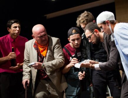 Сім розгніваних джентльменів: антифеміністська комедія на сцені театру «Актор» 2 3