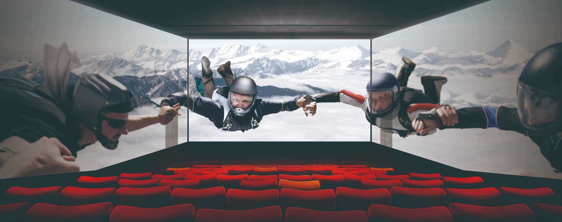 панорамний екран ScreenX у кінотеатрі Multiplex