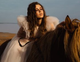 DIMARIA З заходу на схід