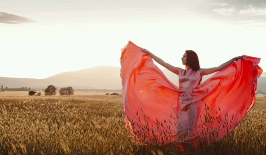 Співачка ТАТА представила оригінальний трек на українській та вірменській мовах 1 тата Ой, у вишневому саду