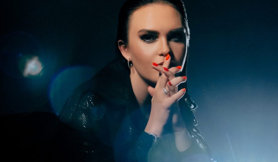 Романтична прем'єра від співачки YATSUTA: "Метро" 1 YATSUTA Метро