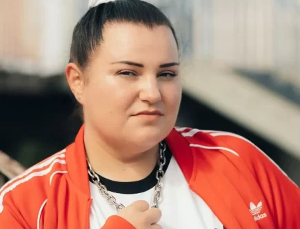 Твій день: реперка Alyona Alyona та Артем Пивоваров випустили саундтрек до фільму 'Найкращі Вихідні'" 6 Alyona Alyona та Артем Пивоваров саундтрек Найкращі Вихідні