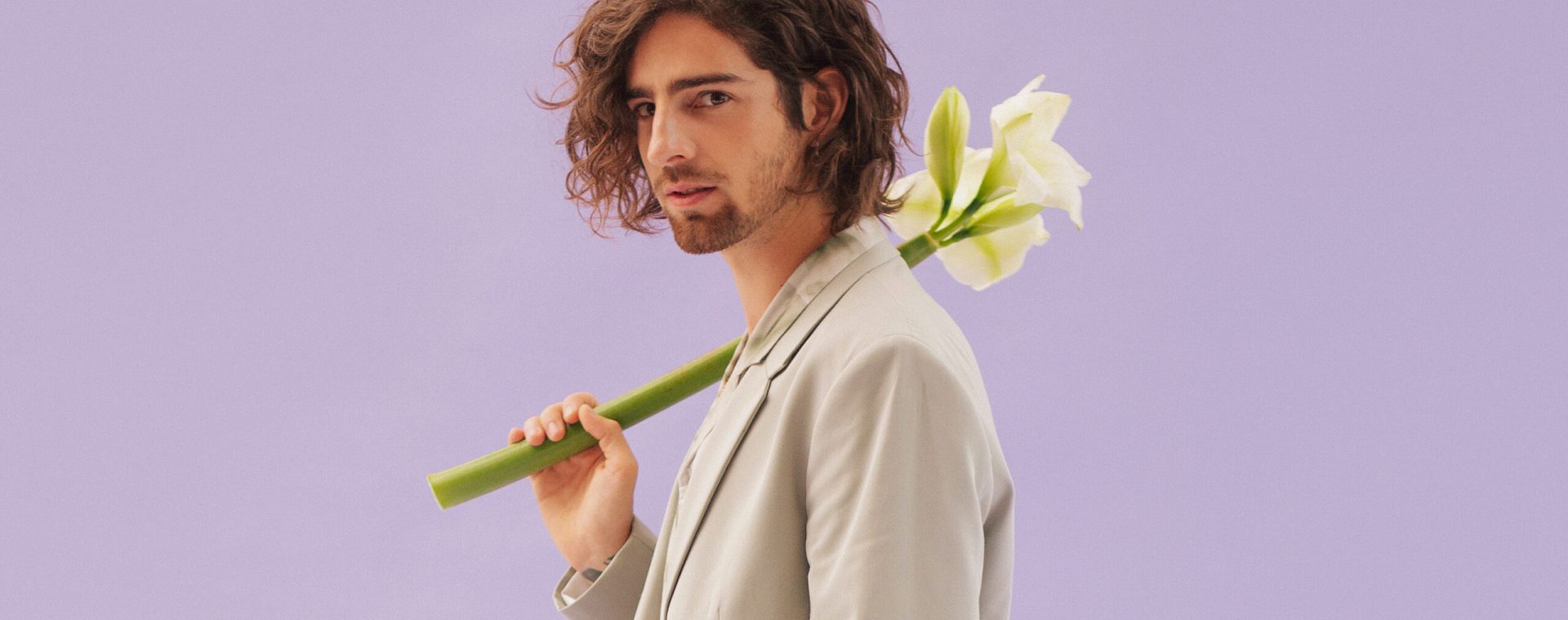 DANTES випустив чутливий кавер на хіт Власової “Вітер надії”