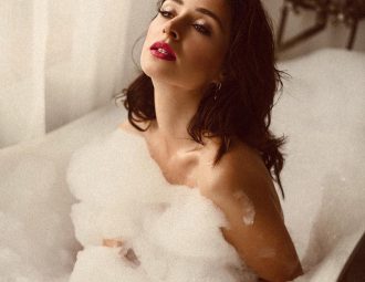 Гола Злата Огнєвіч у красивому фотосеті 1 гола злата огневіч відверті фото