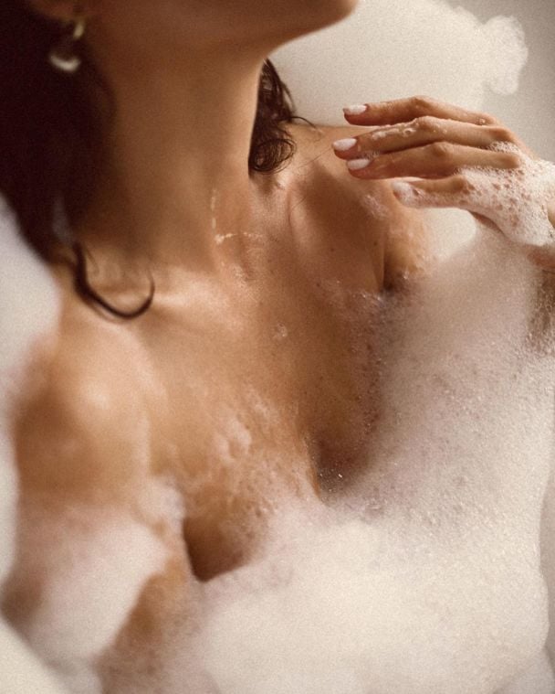 Гола злата огневич