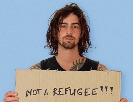 Дантес випустив вразливий кліп "Not a Refugee", і він про кожного українця 6 Дантес Not a Refugee