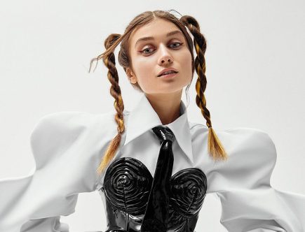 Jerry Heil показала у кліпі Зеленського і Писанку - відео 5 Кохайтеся чорнобриві Jerry Heil