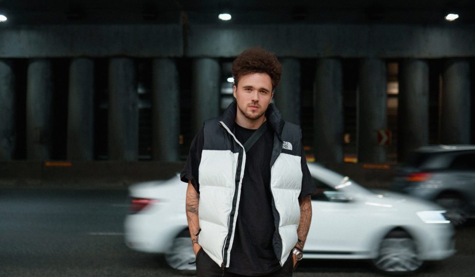 Requitir презентує трек «Крізь мене»