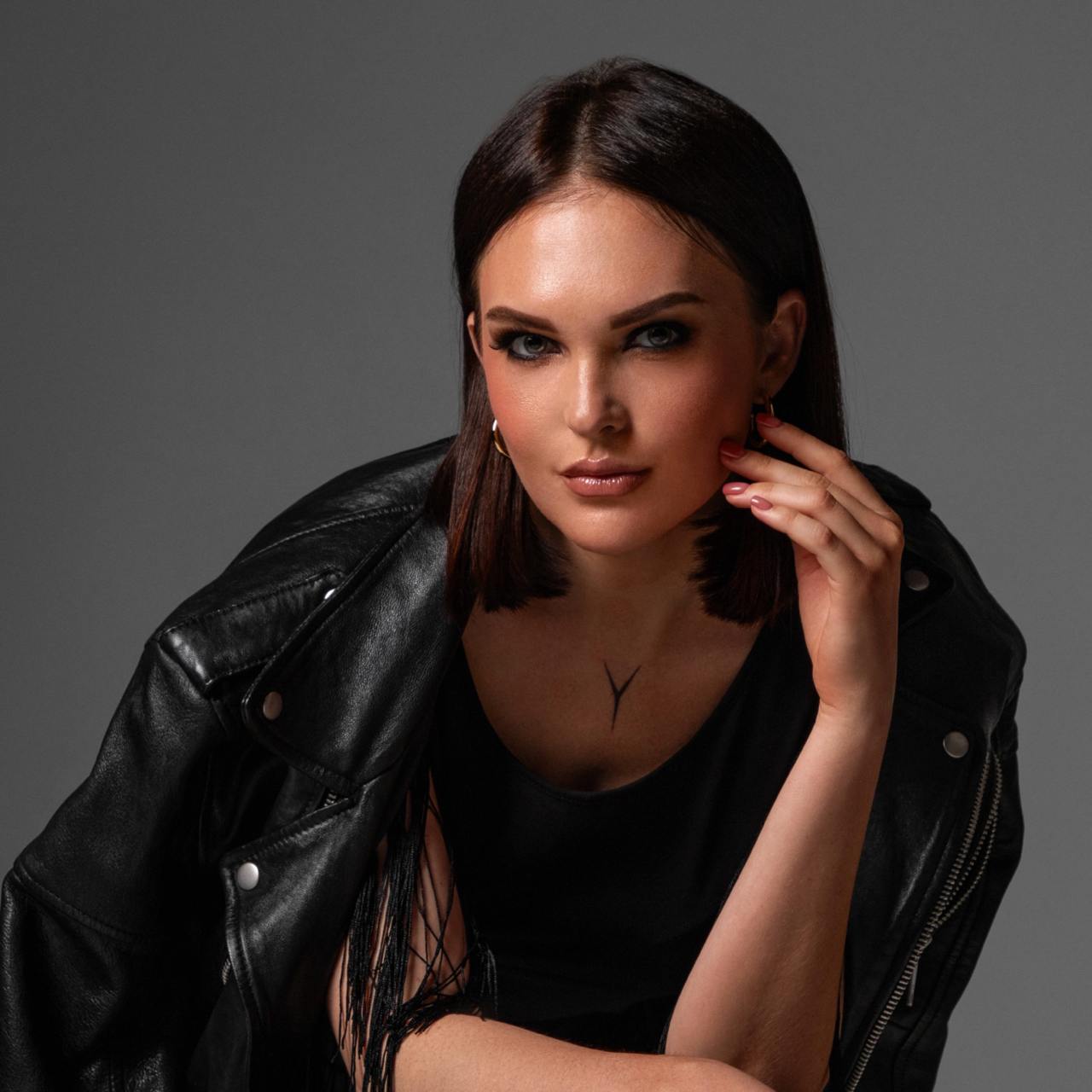 Співачка YATSUTA очі