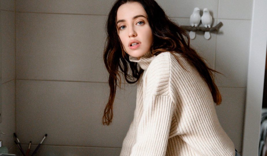 DOROFEEVA випустила зворушливий кліп "У твоєї душі" про українців, які втратили свій будинок 1 DOROFEEVA представила емоційний кліп “У твоєї душі”