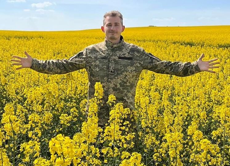 Коля Серга презентував кліп «Тільки разом» із епічними кадрами з передової 1 Коля Серга презентував кліп «Тільки разом