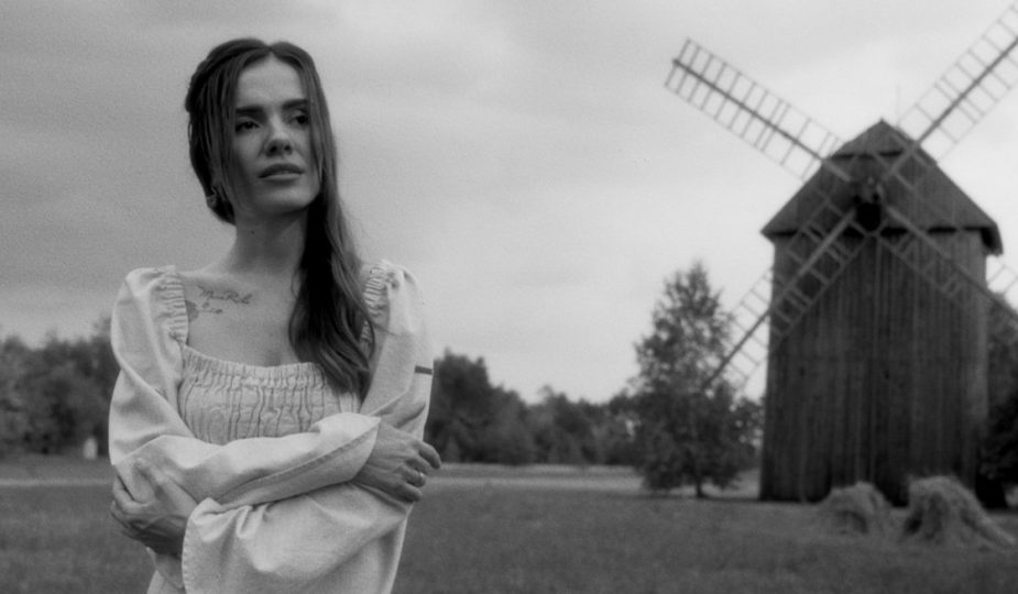 MamaRika випустила чуттєвий кліп на трек "Щастя" 1 MamaRika Щастя