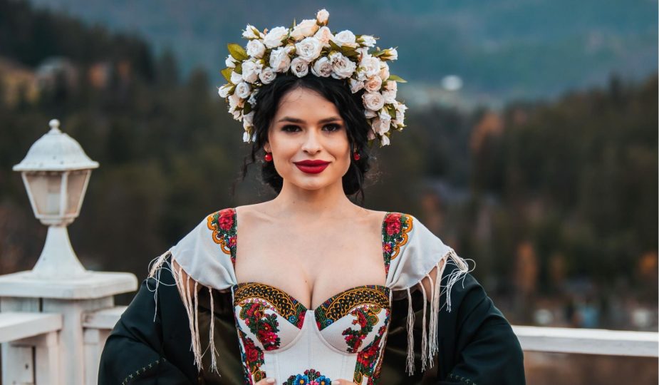 KRISTONKO випустила нову потужну версію пісні "Батько наш – Бандера, Україна – Мати" 1 KRISTONKO випустила нову потужну версію пісні “Батько наш – Бандера, Україна – Мати