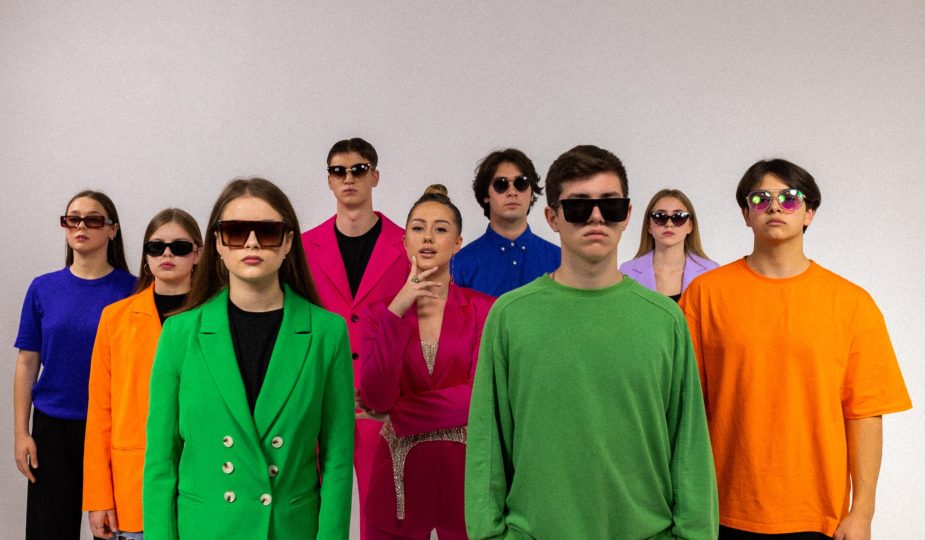 НЕЗАКОХАНА: яскравий дебют від молодої артистки RYANA 1 НЕЗАКОХАНА яскравий дебют від молодої артистки RYANA