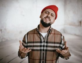 MONATIK переспівав українську пісню “Цвіте терен”