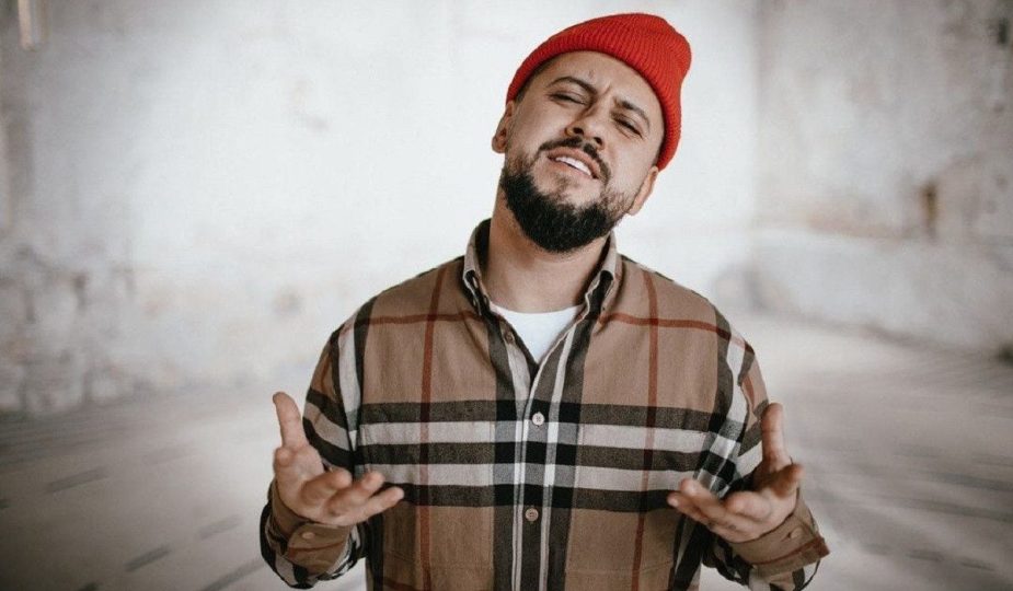 MONATIK переспівав українську пісню “Цвіте терен”