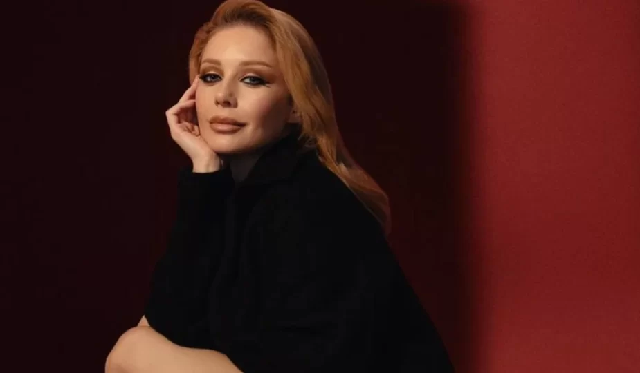 Тіна Кароль заспівала з легендарними Alphaville