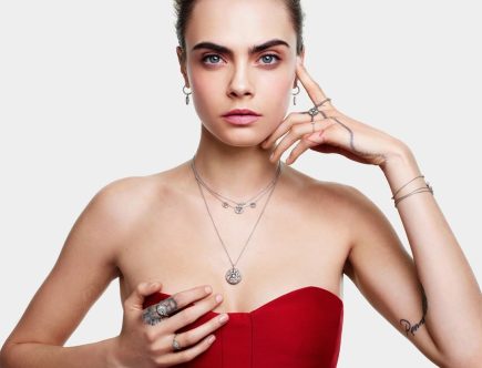 Кара Делевінь фото портрет