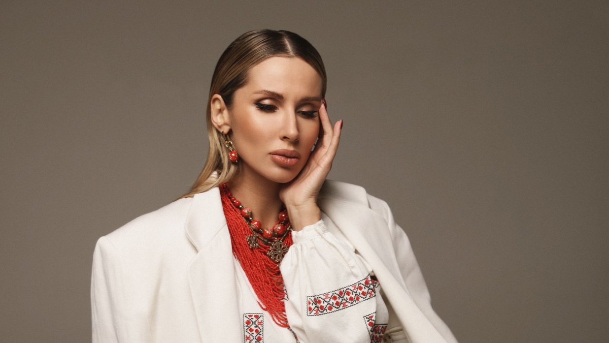 LOBODA зачитала реп у новому треку “По українськи”