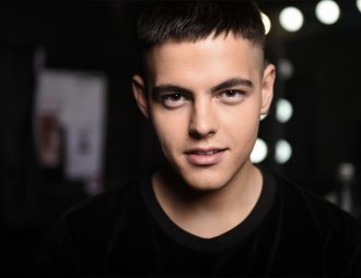 VOLKANOV відкриває свою душу у пісні “Обіймами”