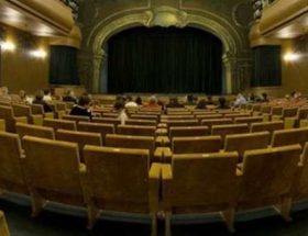 Молодий театр