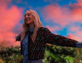 ROXOLANA випустила кліп на трек “радісні очі”