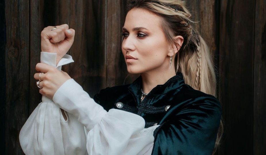 «Волю в кулак»: прем’єра синглу Марти Липчей про незламний дух українського народу 1 Волю в кулак» прем’єра синглу Марти Липчей