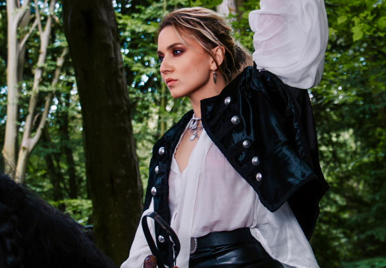 Марта Липчей представила кіновізуалізацію на сингл “Волю в кулак”