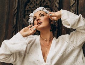 Оля Цибульська випустила трек Викликай поліцію