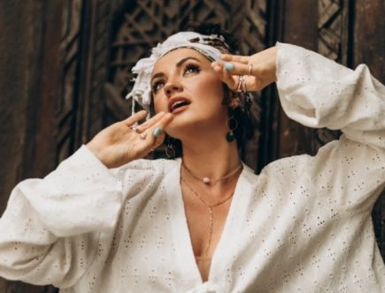 Оля Цибульська випустила трек Викликай поліцію