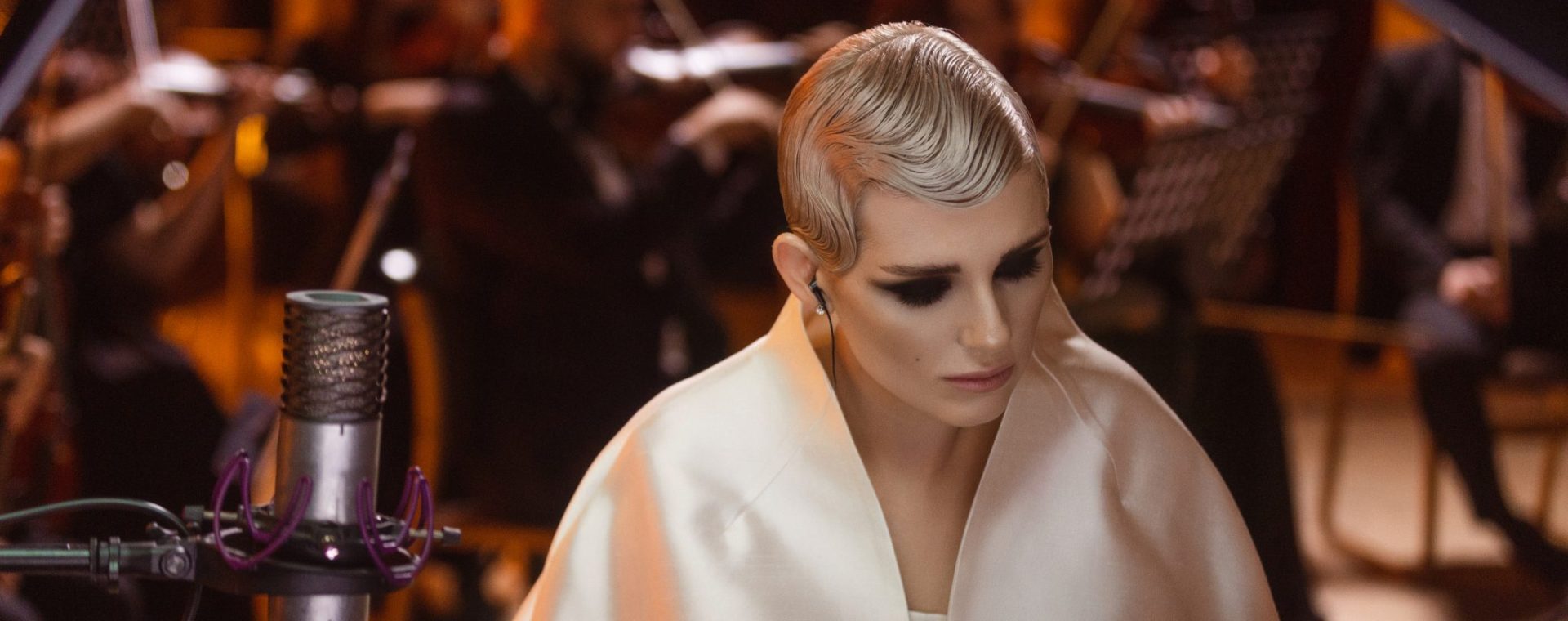 Janeuary зняла перший в історії київської філармонії відеокліп