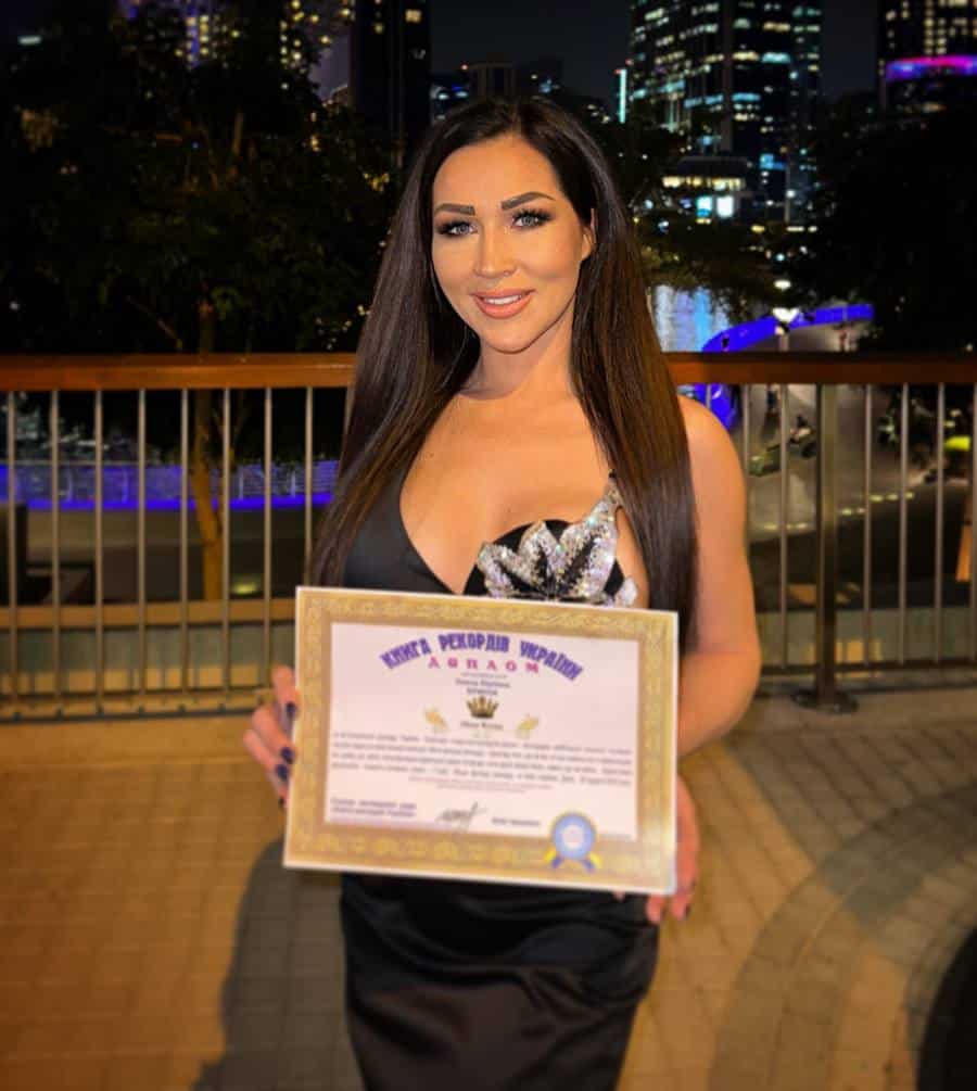 Королева краси та громадська діячка Олена Бринза,