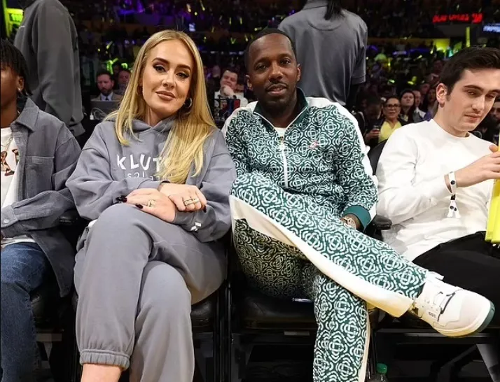 Адель заручини Адель заручини