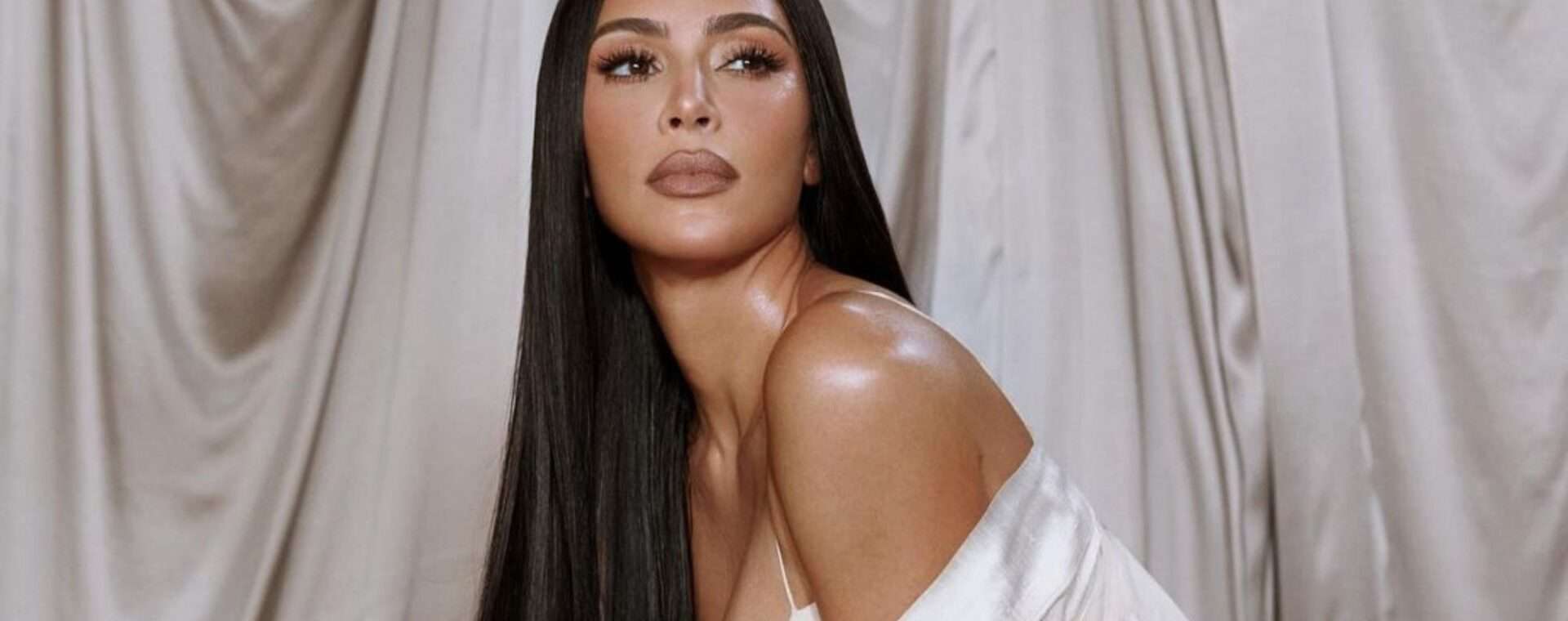 Фото Кім Кардашян на зображенні kim-kardashyan.jpg.
