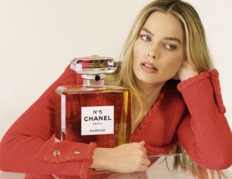 Марго Роббі – нове обличчя Chanel No.5: бренд представив рекламну кампанію