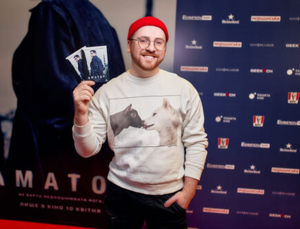 Яскравий допрем’єрний показ шпигунського трилера «Аматор» з Рамі Малеком у Києві зібрав зірок спорту, шоу-бізнесу та блогерів на червоній доріжці. Атмосфера, інтриги й світський вечір — як це було.
