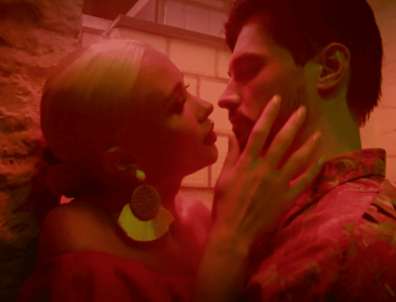 Танцюй, кохай, «Доведи»: Angela презентує відео хіт літа 2025 6 Angela доведи