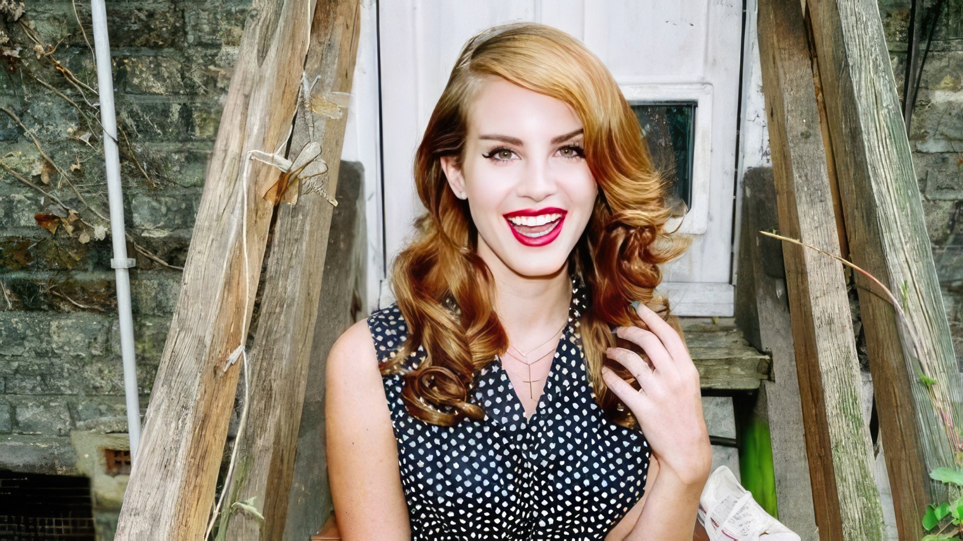 Альбом Born to Die