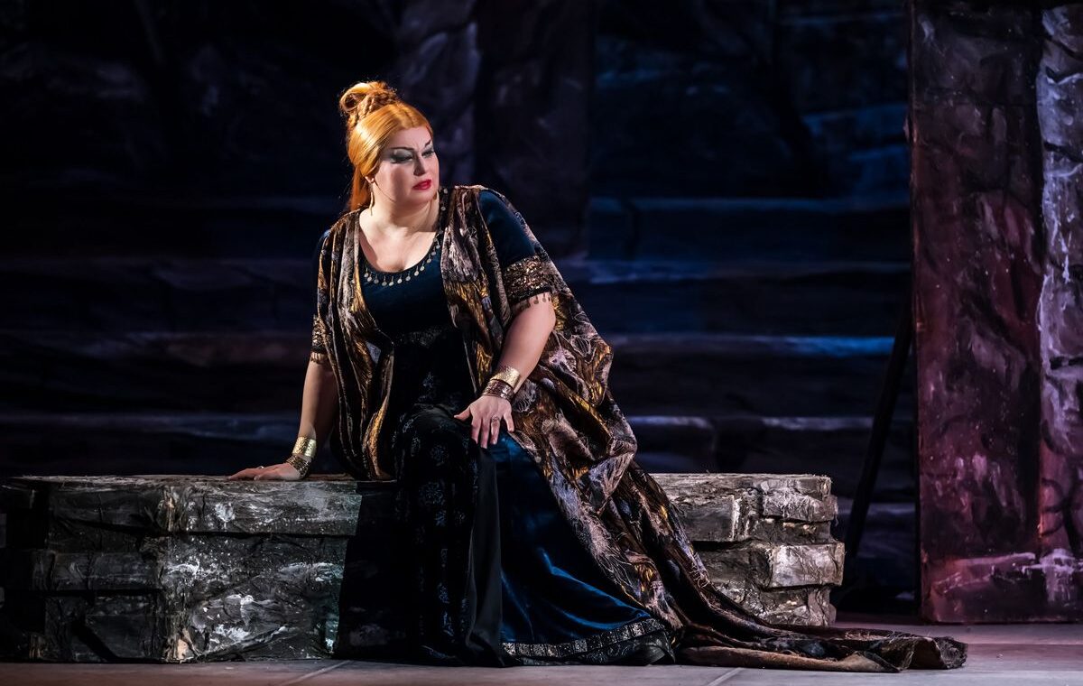 Людмила Монастирська