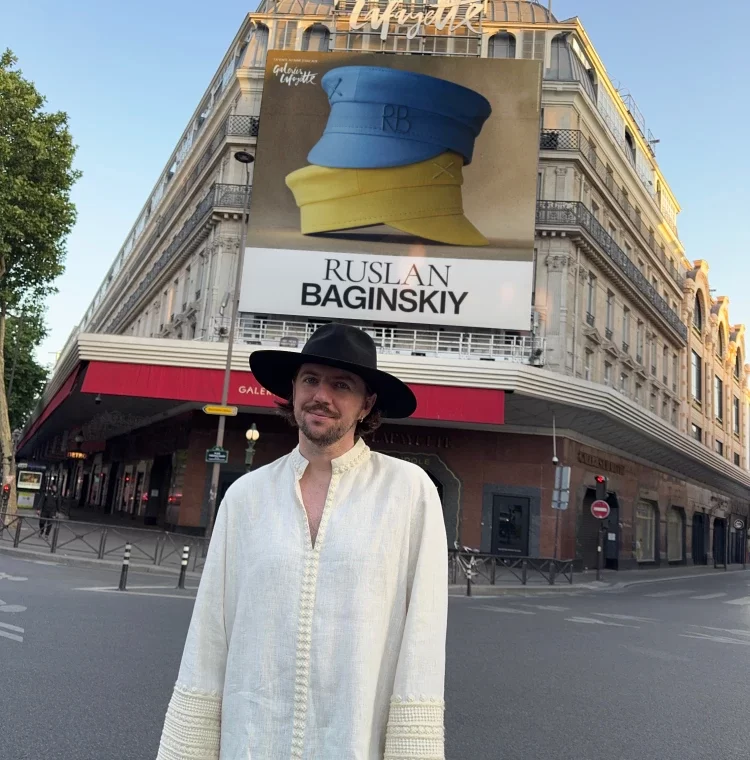 ruslan baginskiy prikrasiv 12 vitrin galeries lafayette u parizhi foto 21c296a.webp