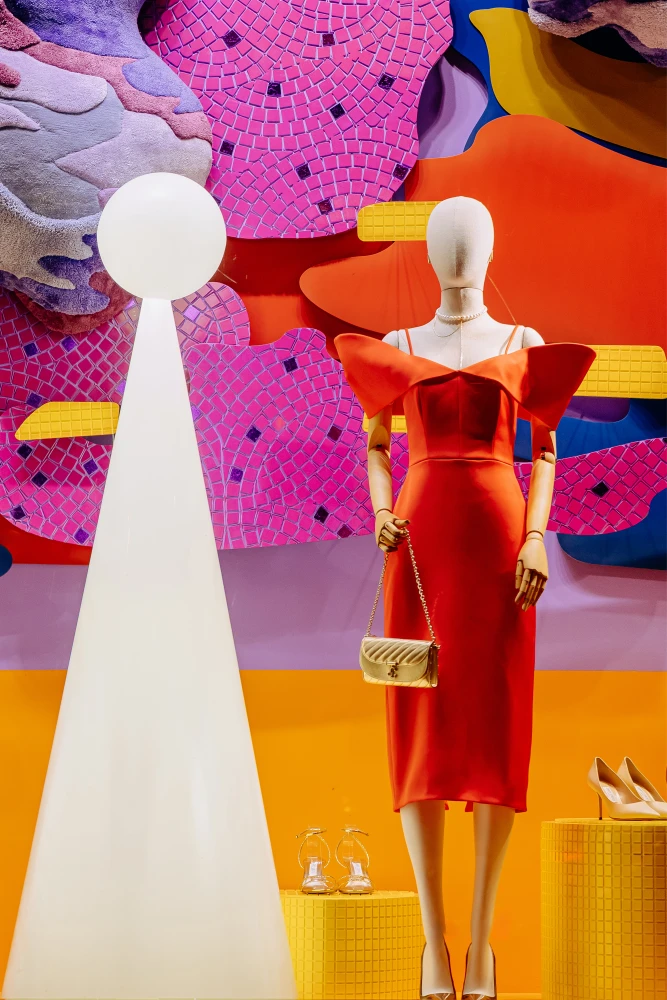 Вітрини ЦУМ за мотивами творчості Алли Горської та Віктора Зарецького