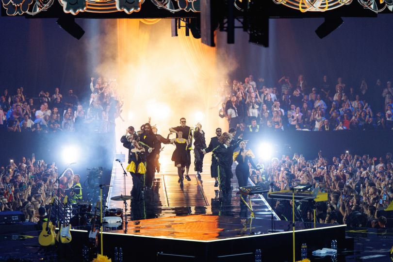 11 tisjach faniv i 9 duetiv jak minuv koncert monatik u palaci sportu bb4b261