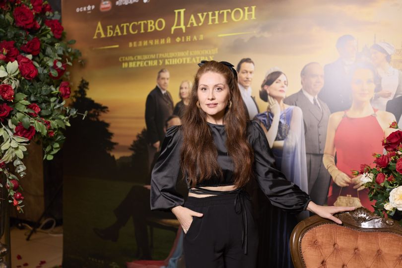 abatstvo daunton velichnij final elegantna premyera epohalnoyi drami v kiyevi 4c25464