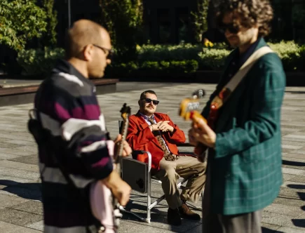 city sluhayemo novij trek latexfauna pro radisni miti u velikomu misti 532d80d.webp