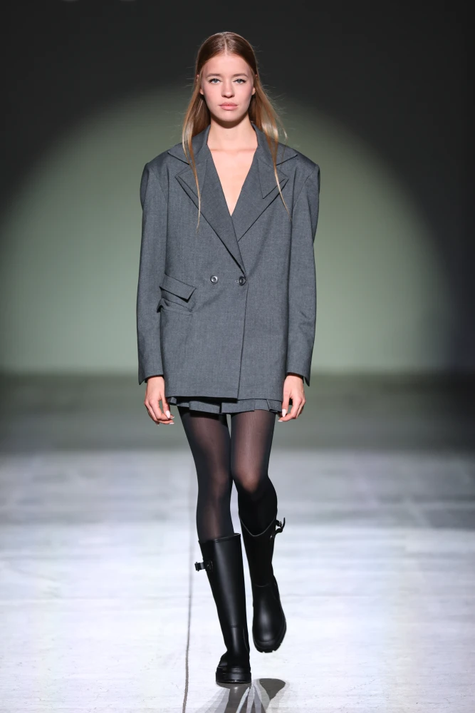 Третій день Ukrainian Fashion Week: культура, традиції та сміливі формати 45 golovni kolekciyi ta prezentaciyi tretogo dnja ukrainian fashion week ss26 0775427