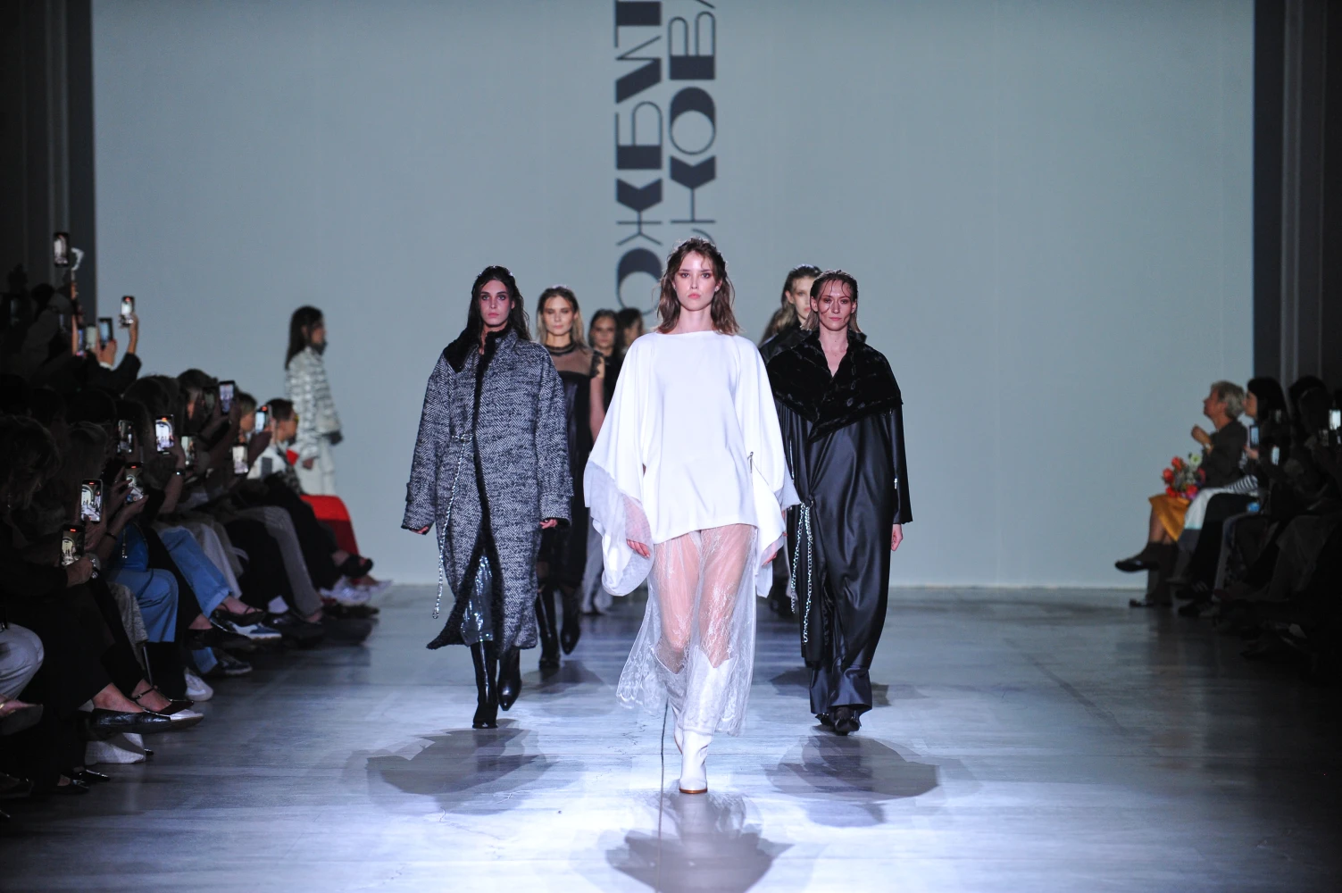 Третій день Ukrainian Fashion Week: культура, традиції та сміливі формати 33 golovni kolekciyi ta prezentaciyi tretogo dnja ukrainian fashion week ss26 6099e6d