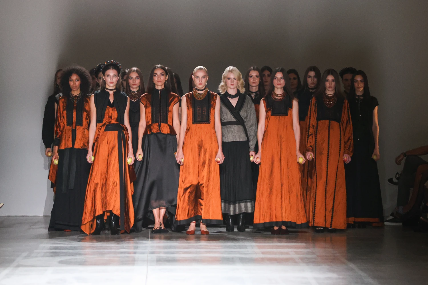 Третій день Ukrainian Fashion Week: культура, традиції та сміливі формати 6 golovni kolekciyi ta prezentaciyi tretogo dnja ukrainian fashion week ss26 90f9766