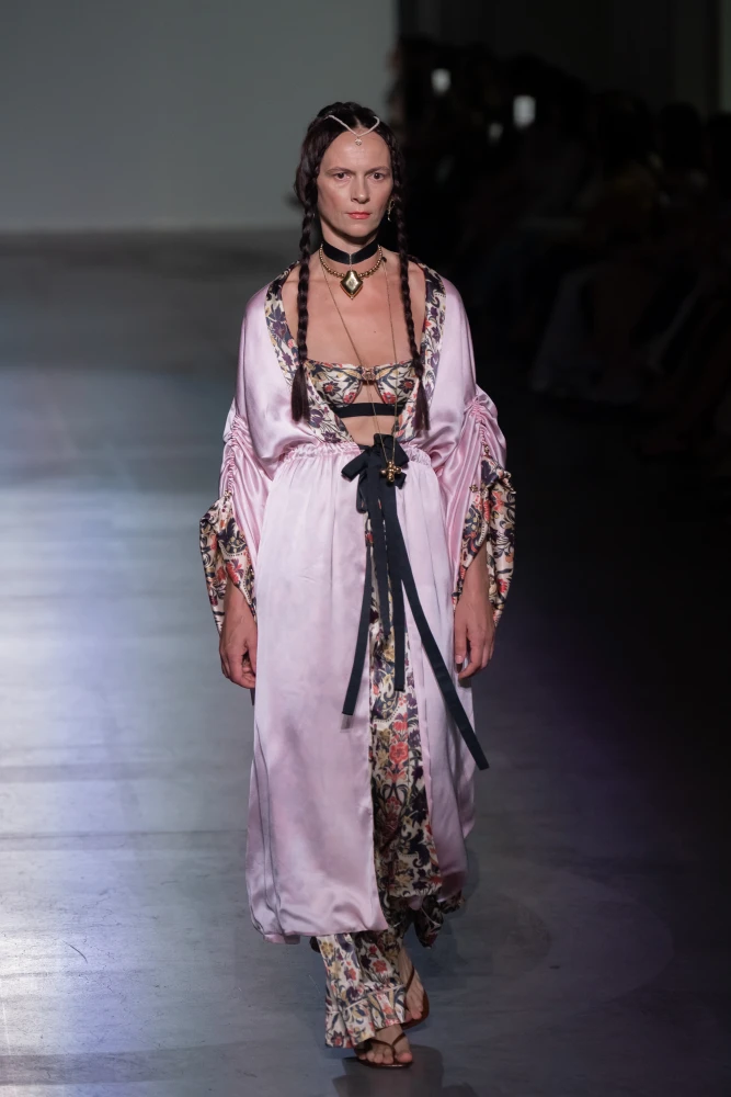 Третій день Ukrainian Fashion Week: культура, традиції та сміливі формати 21 golovni kolekciyi ta prezentaciyi tretogo dnja ukrainian fashion week ss26 979ef24