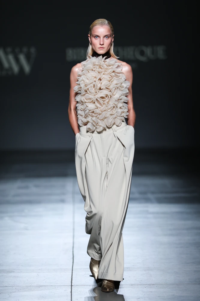 Четвертий день Ukrainian Fashion Week SS’26: мистецтво, ремесло й нові сенси моди 64 najcikavishi kolekciyi ta prezentaciyi chetvertogo dnja ukrainian fashion week ss26 3a20343